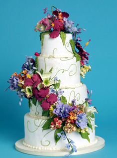 مدل کیک با تزئین گل های طبیعی
